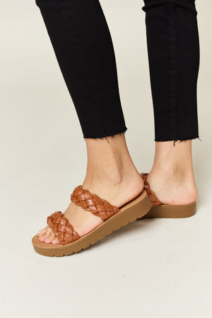 Woven sandal